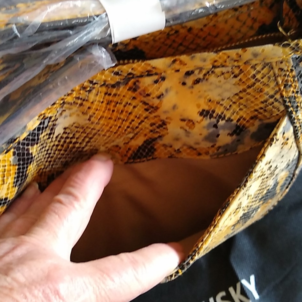 B Makowsky python print leather purse - Picture 5 of 12